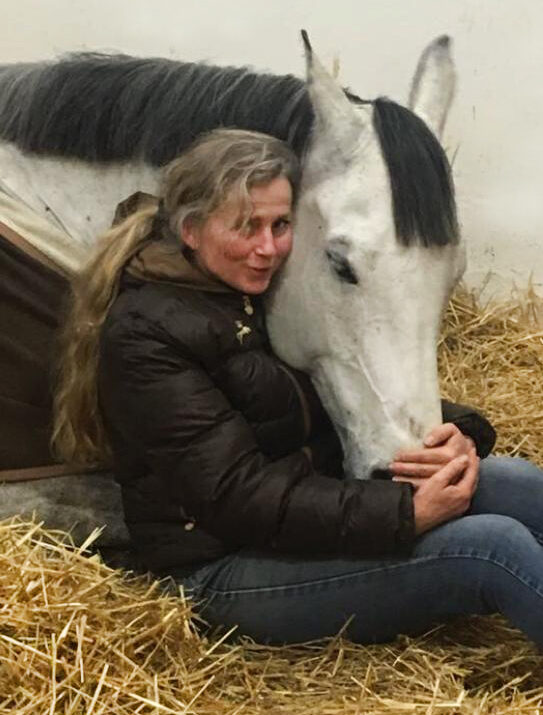 Het team van Dierenkliniek de Oude Linge. Dierenkliniek de Oude Linge is een dierenkliniek voor gezelschapsdieren en paarden gevestigd in Elst.